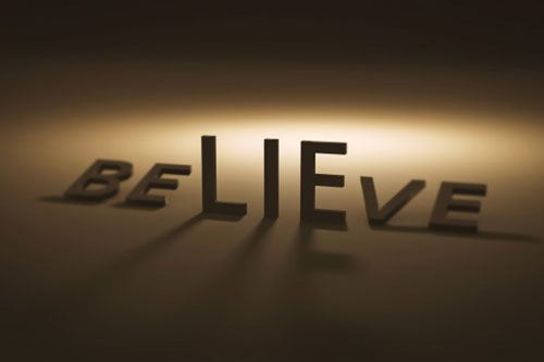 ψεύτικη κοινωνία